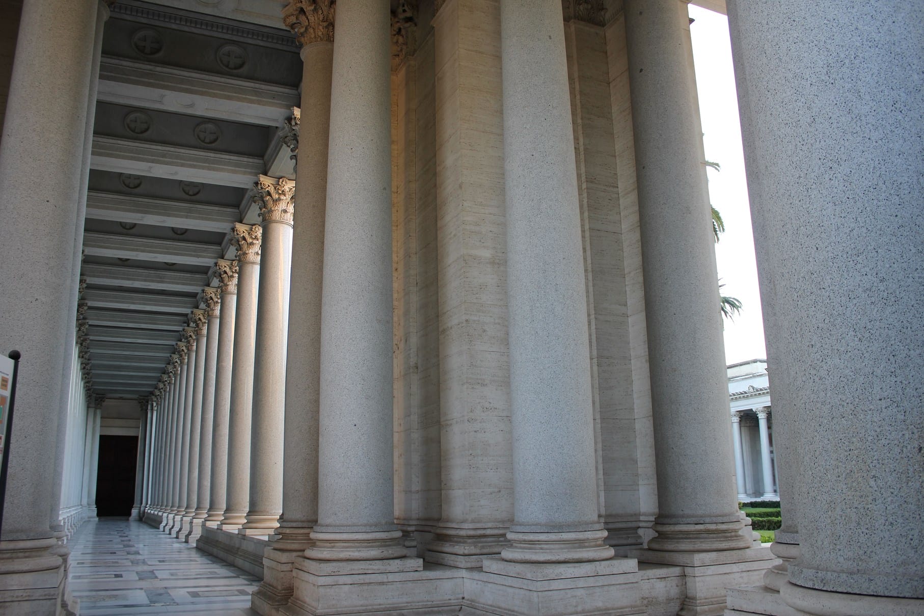 st paul outside the walls tour Columns