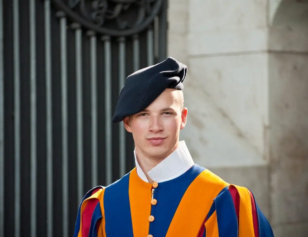 vatican necropolis Swiss_Guard