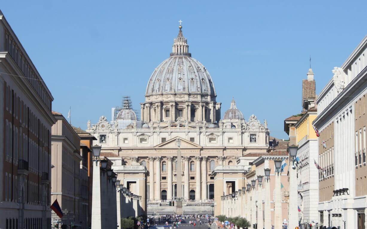 Rules on can you take pictures inside the Vatican