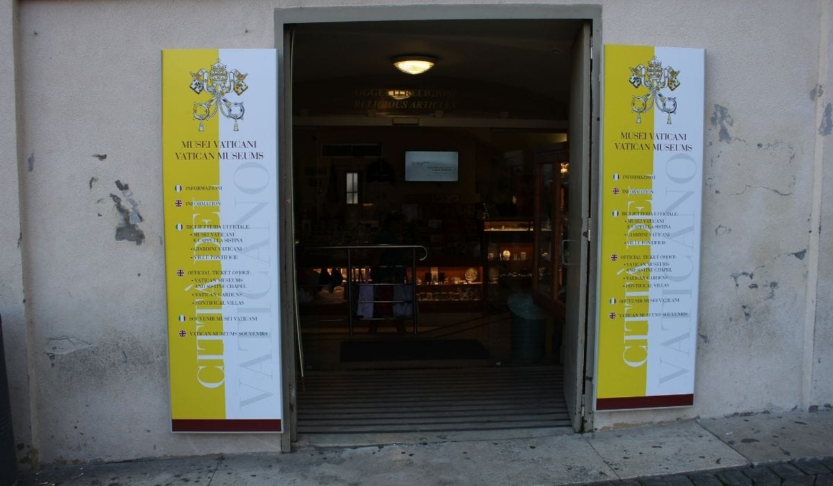 vatican_flag_symbol Vatican flag symbol