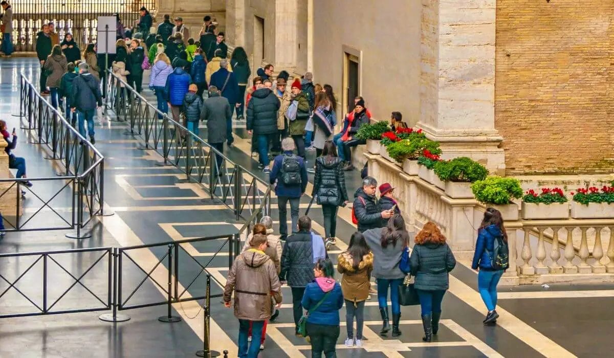 dress_code_visiting_vatican_attractions Dress code for visiting famous Vatican attractions
